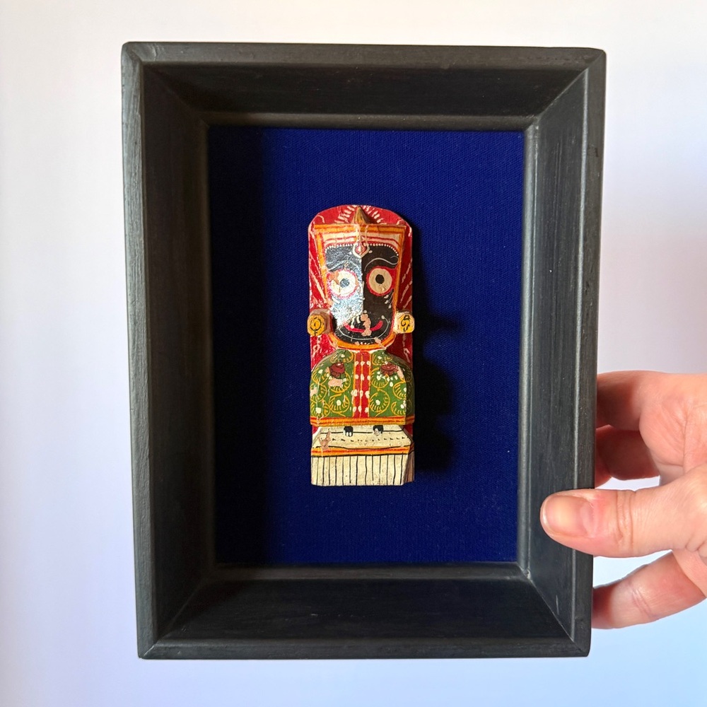 Vintage Framed Hand-Carved Jagannath Wooden Figurine from India Blue Velvet - Picture 3 of 15